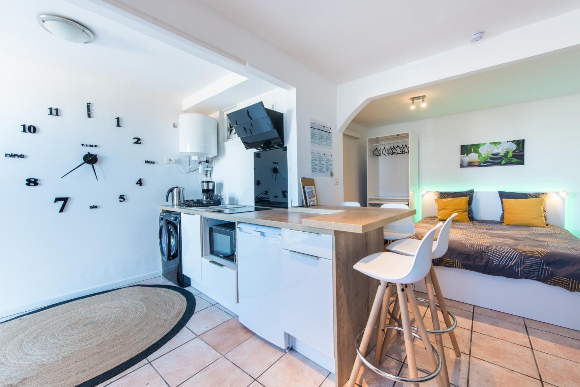 Beau studio rénové avec vue Vieux Hyères Exterior foto